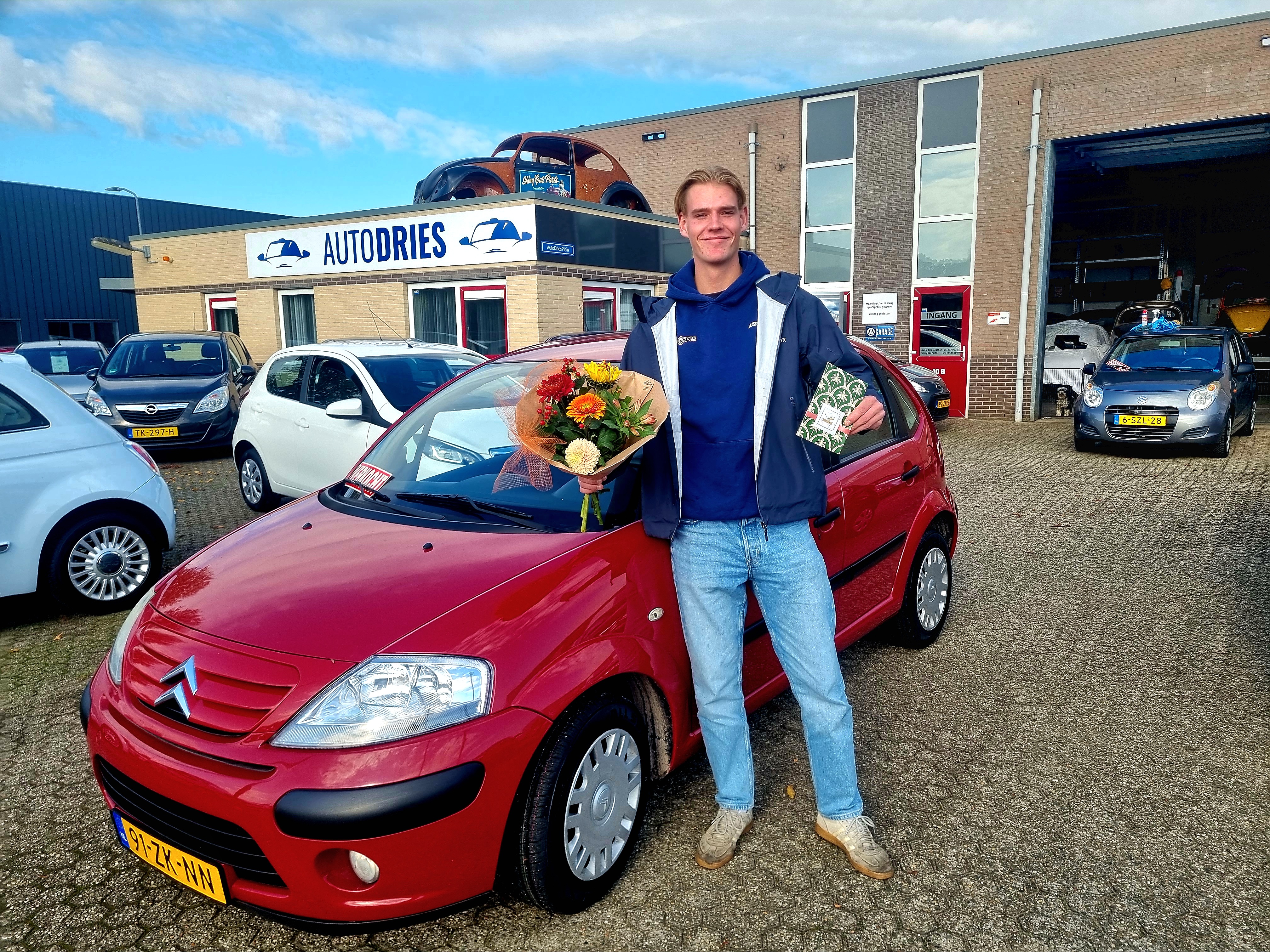 Blije klant bij Auto Dries Aalten