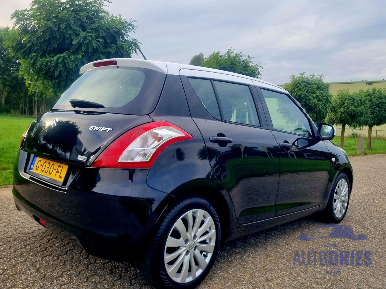 Suzuki Swift Special Two Tone