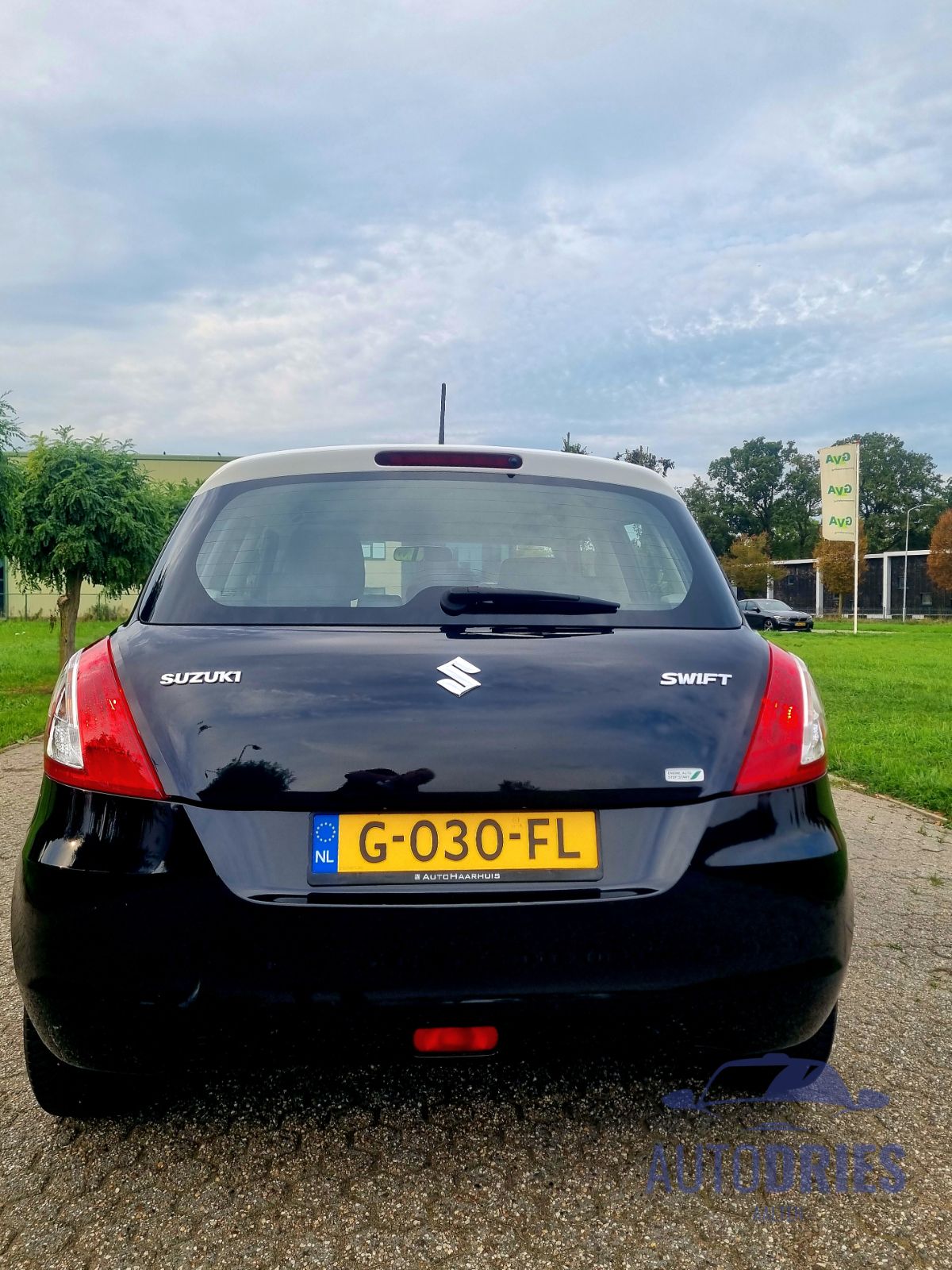 Suzuki Swift Special Two Tone