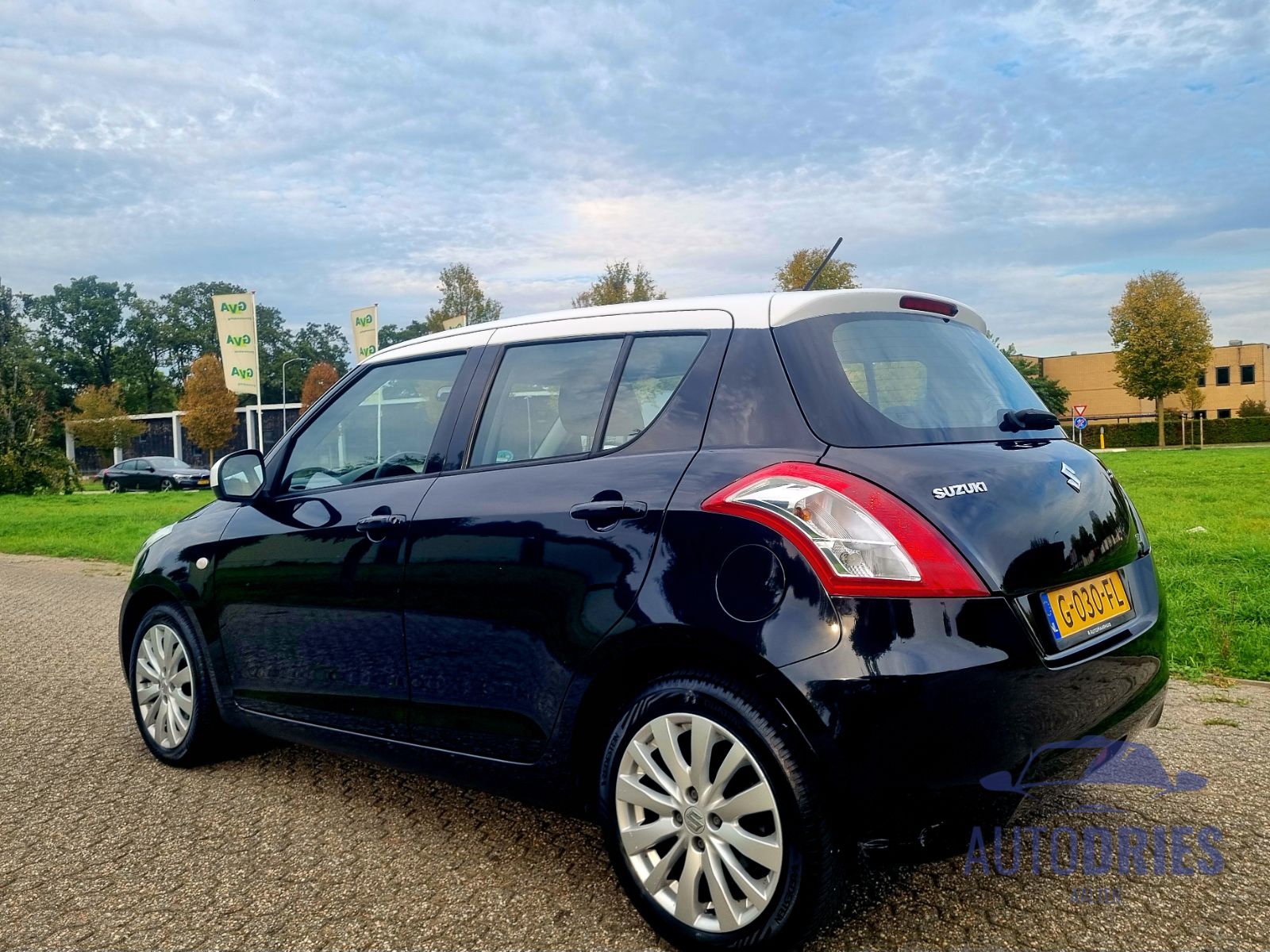 Suzuki Swift Special Two Tone