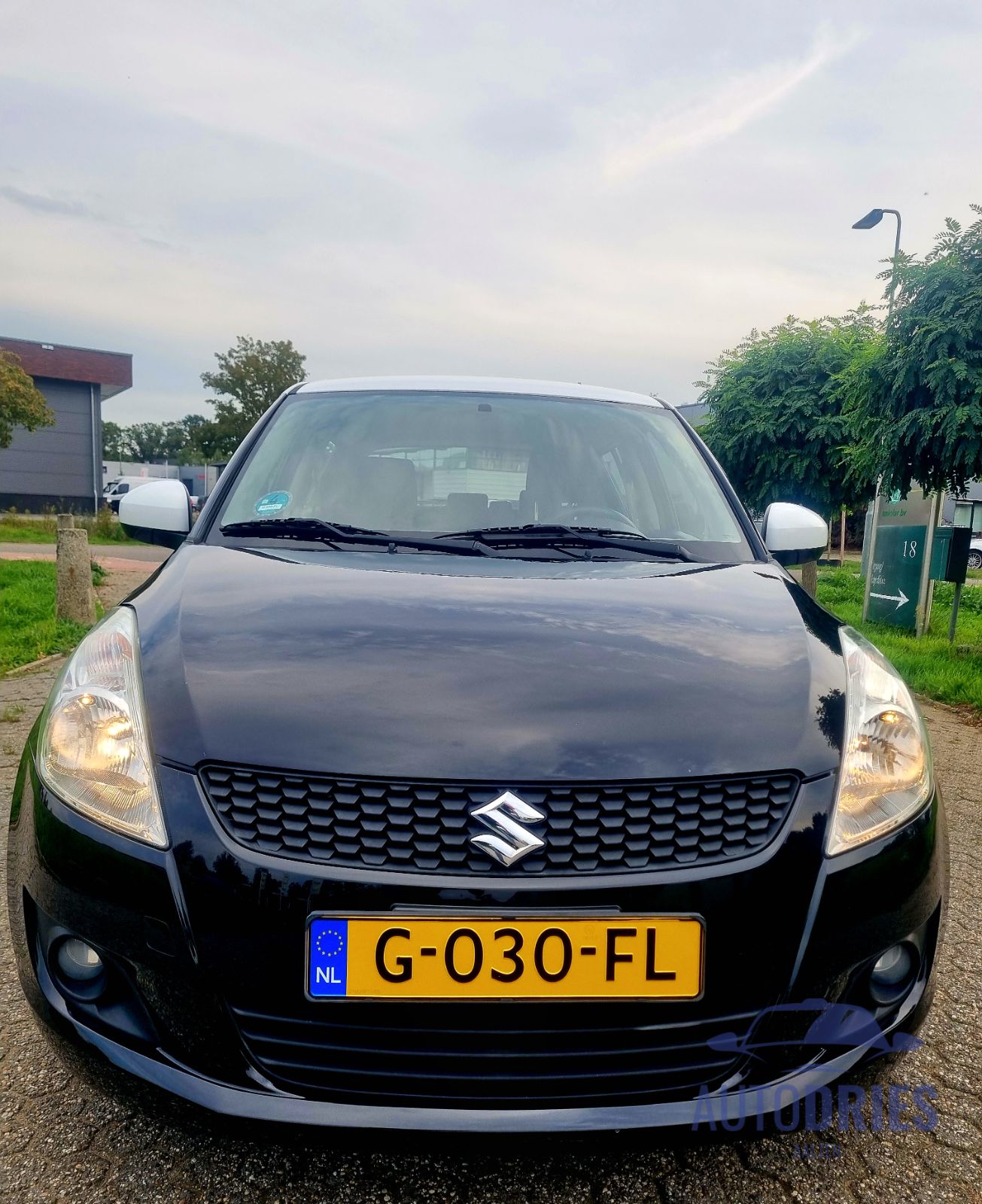 Suzuki Swift Special Two Tone