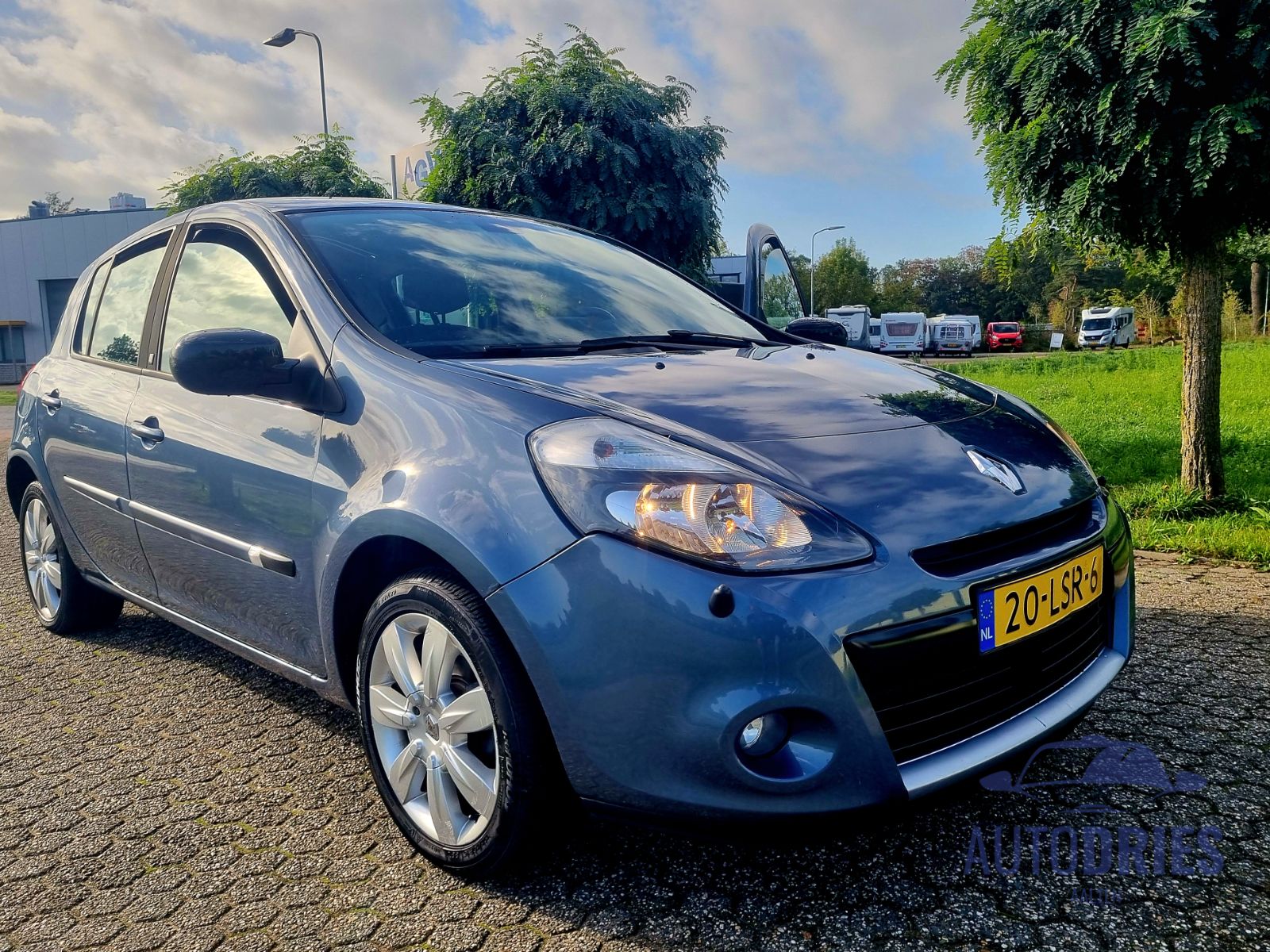 Renault Clio 1.2 Anniversary