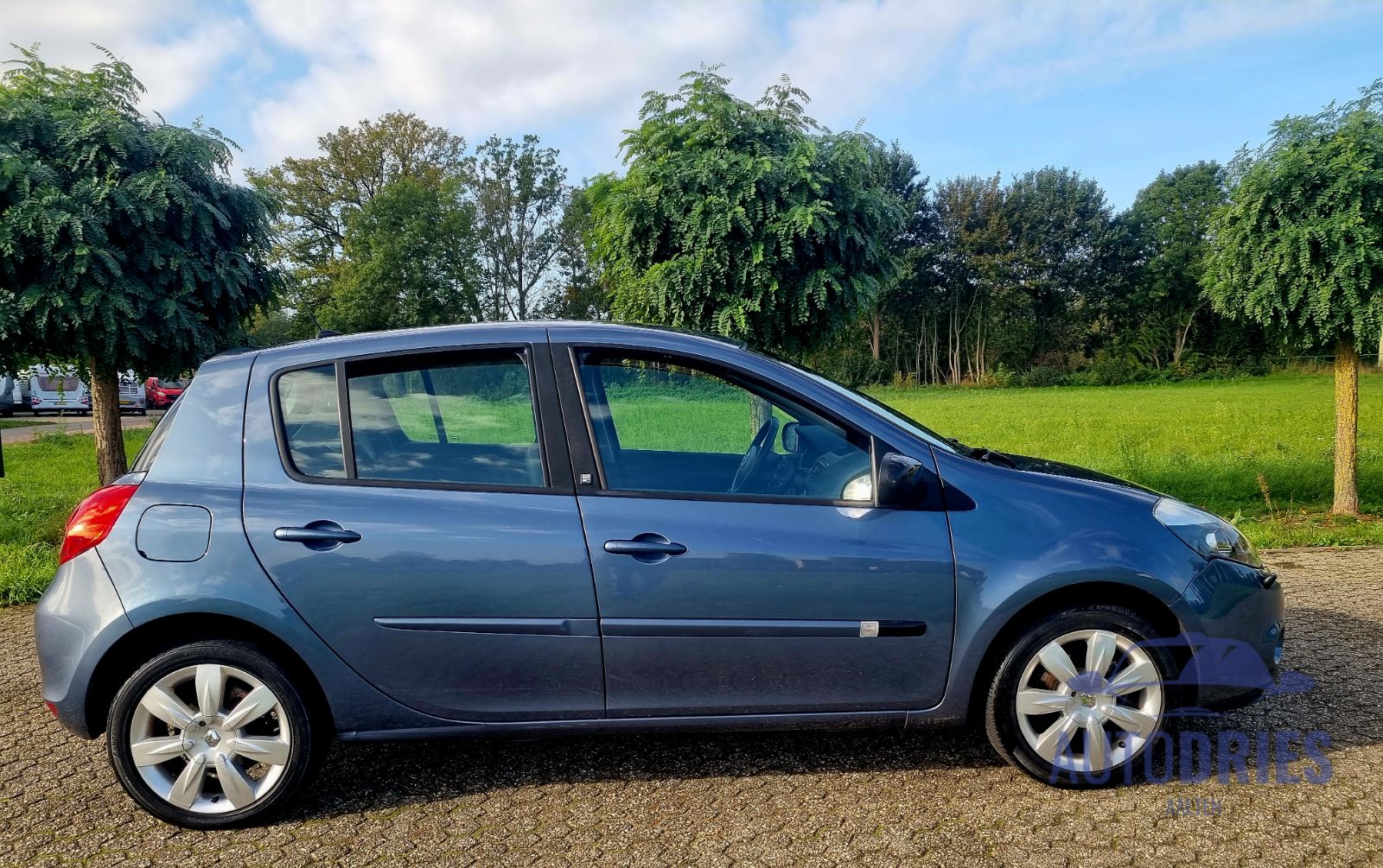 Renault Clio 1.2 Anniversary
