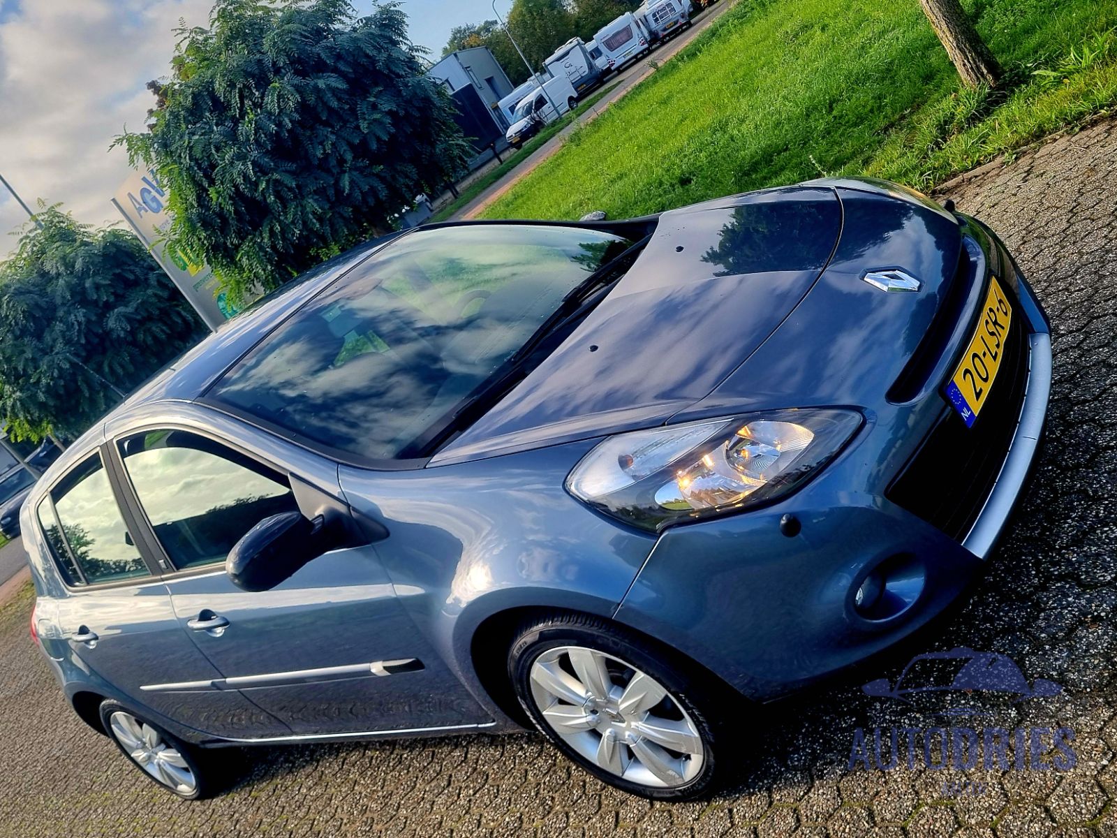Renault Clio 1.2 Anniversary