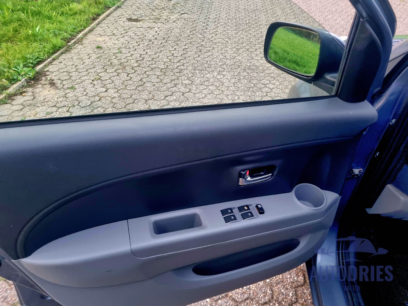 Daihatsu Sirion 2